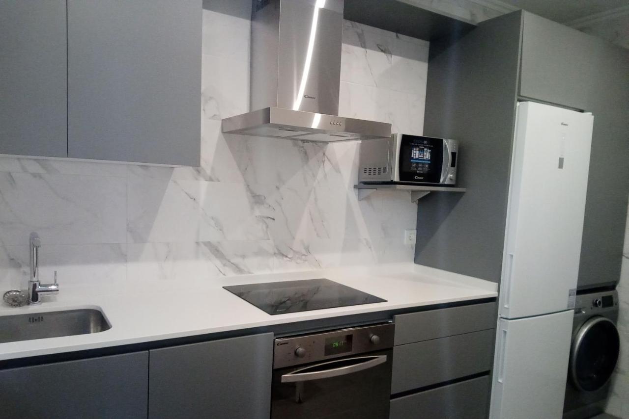 Coqueto Apartamento Frente Al Guggenheim Bilbao Bagian luar foto