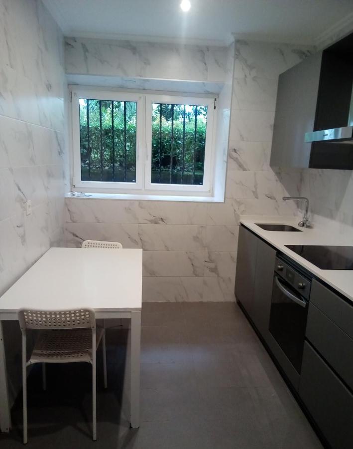 Coqueto Apartamento Frente Al Guggenheim Bilbao Bagian luar foto