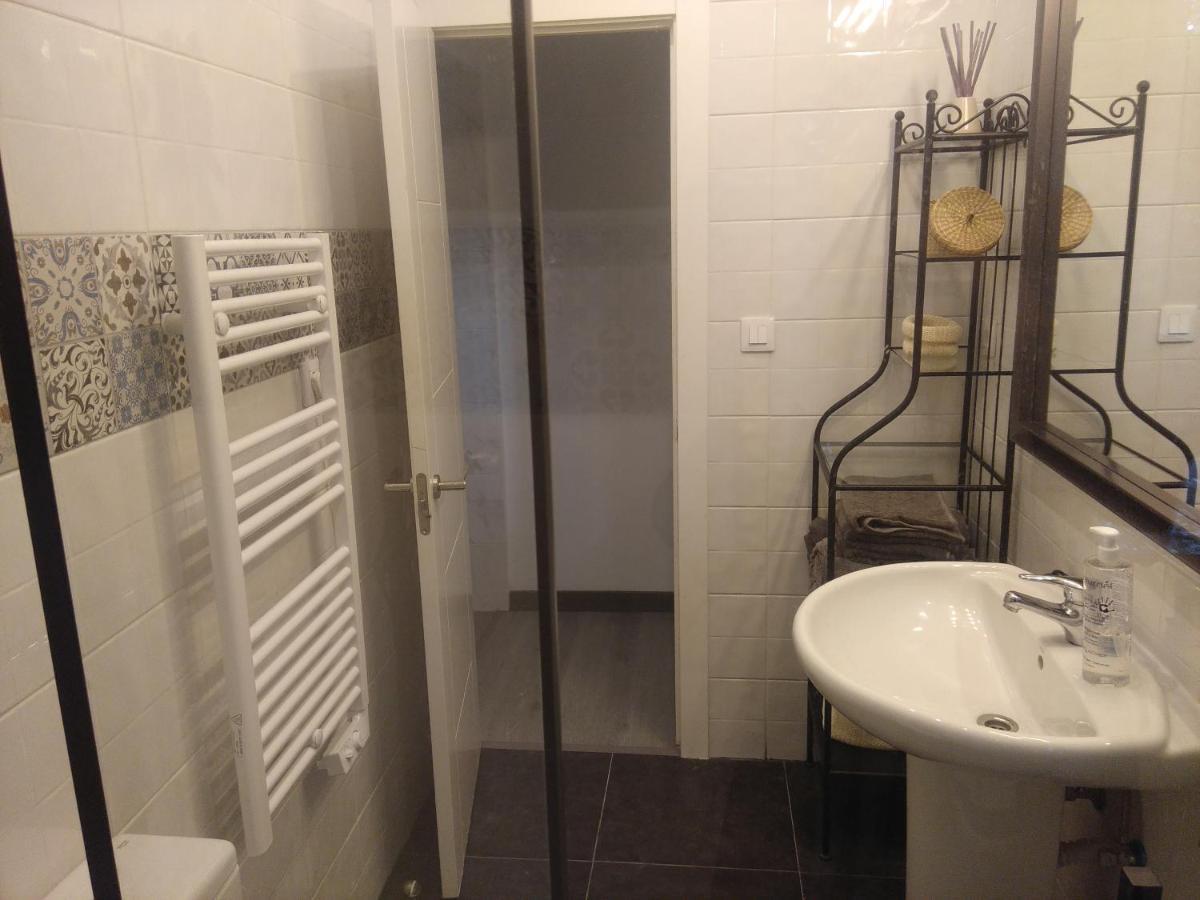 Coqueto Apartamento Frente Al Guggenheim Bilbao Bagian luar foto