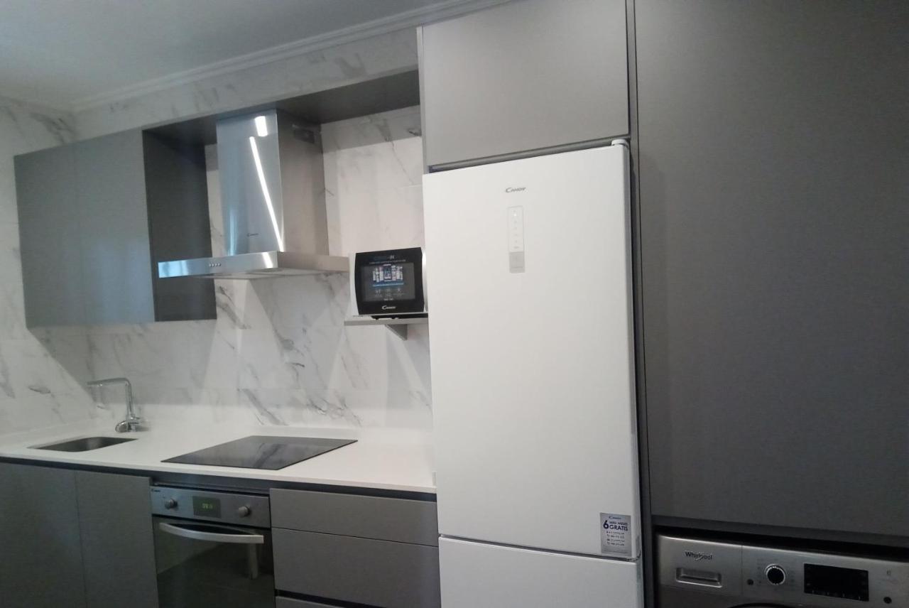 Coqueto Apartamento Frente Al Guggenheim Bilbao Bagian luar foto